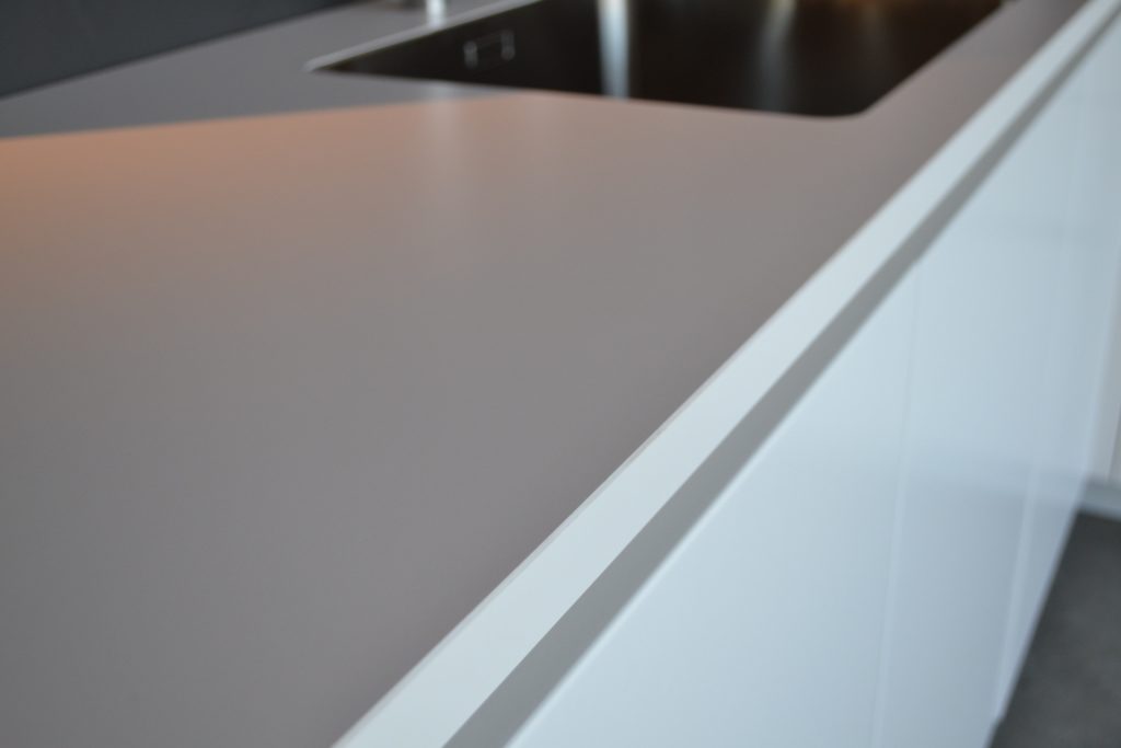 Solid Color laminat (gjennomfarget)